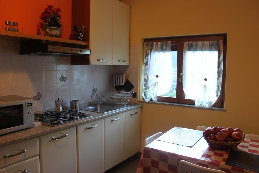 La Madonnina Apartment Villa di Tirano Стая снимка