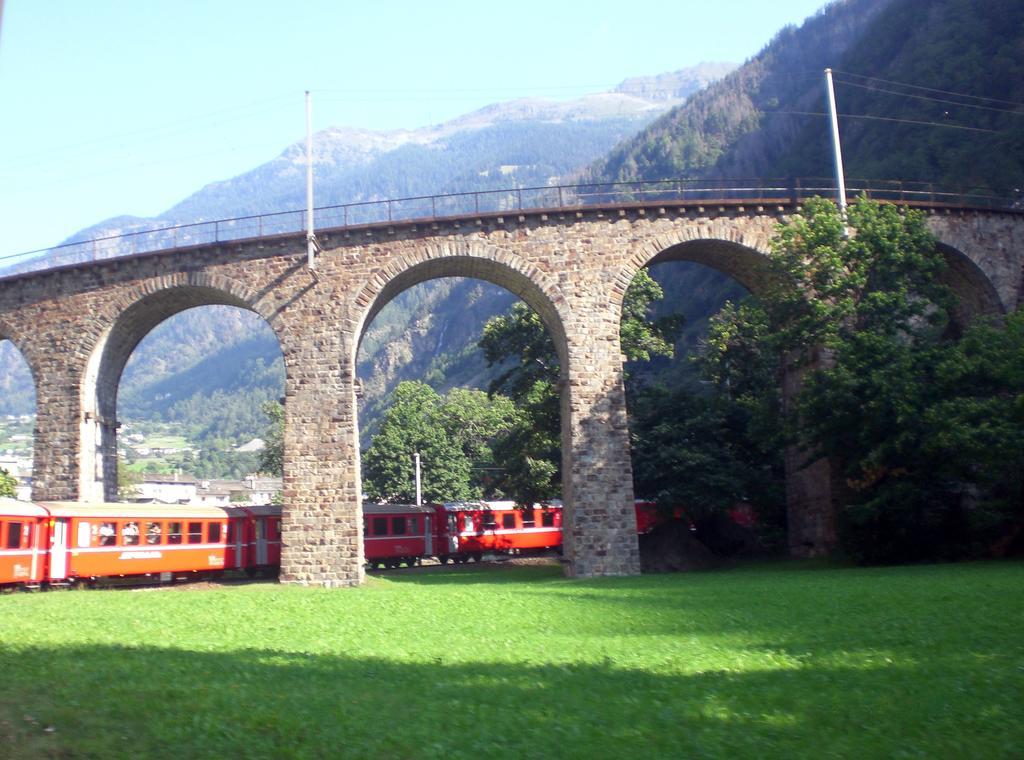 La Madonnina Apartment Villa di Tirano Стая снимка