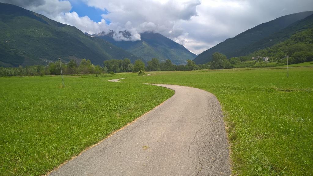 La Madonnina Apartment Villa di Tirano Екстериор снимка